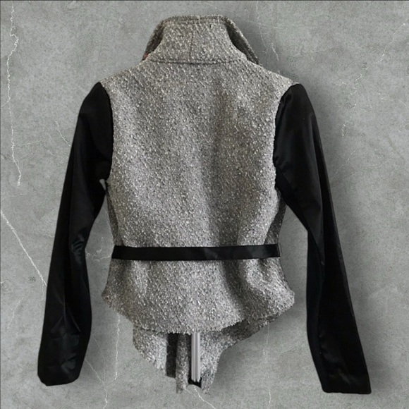 🖤 Urban Edge Bouclé Wrap Jacket w/ Sleek Satin Sleeves —Simply Vera Vera Wang XS - Picture 2 of 9
